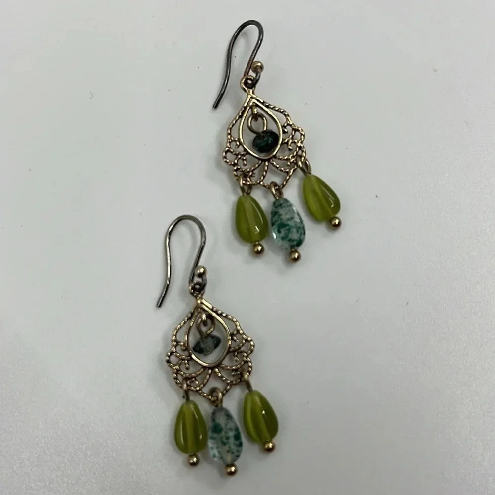 Liz Claiborne Vintage 1990s Gold Filigree Chandelier Drop Earrings Green Beads - Picture 1 of 8